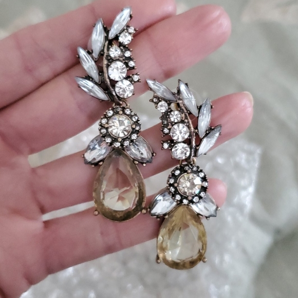 Earings - Picture 3 of 4